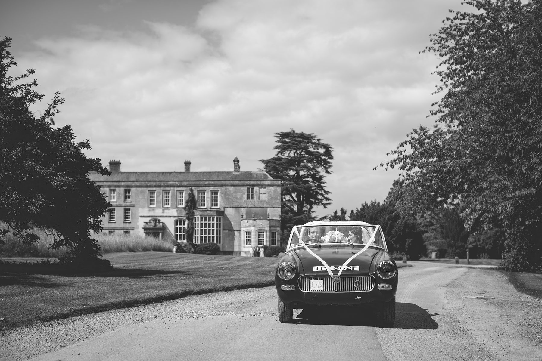 Classic Car - Reportage Wedding Photography in Cheltenham | Bullit Photography